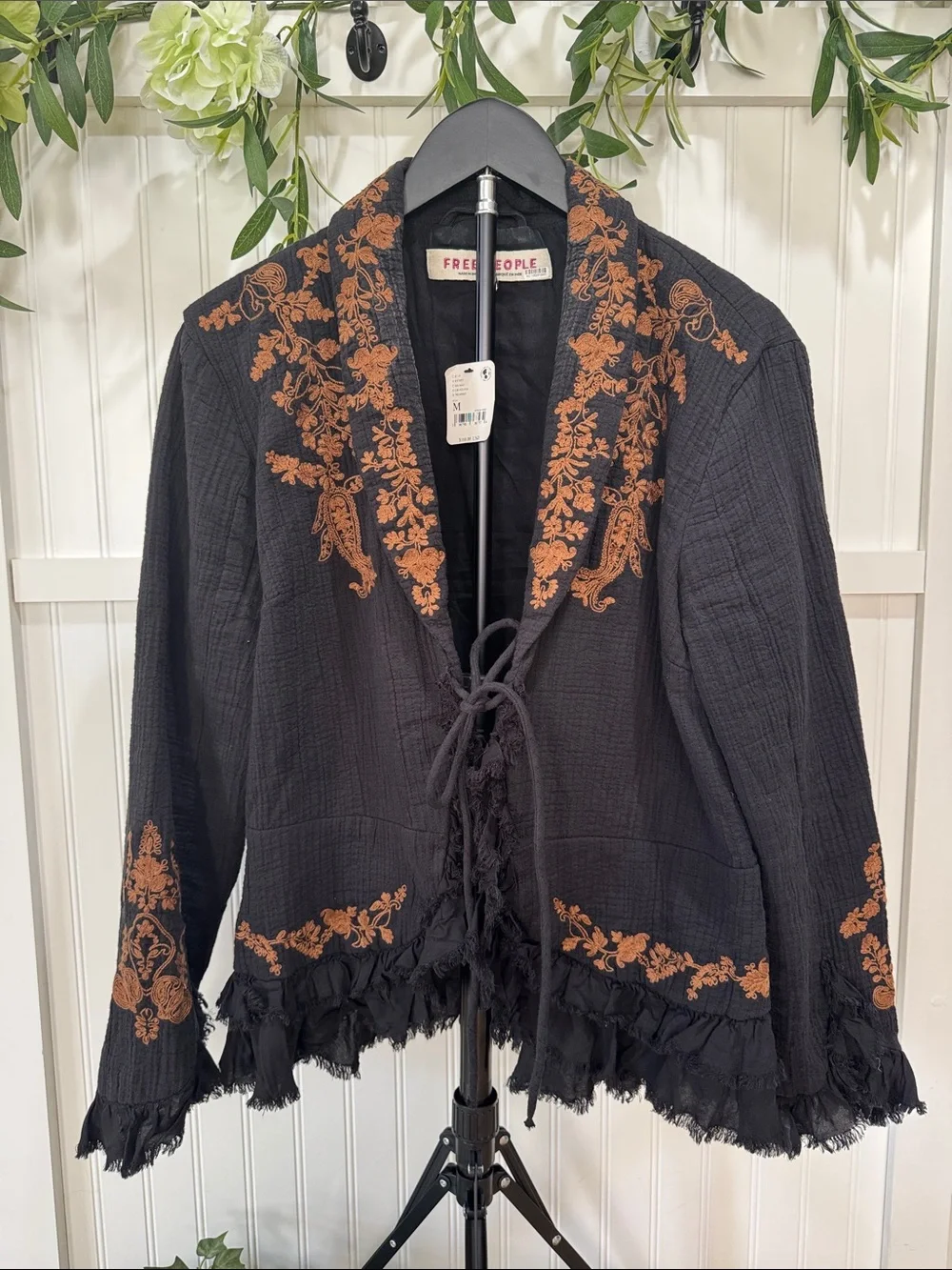 NWT! #396 FREE PEOPLE Willow Black & Gold Embroidered Ruffle Fray Hem Jacket